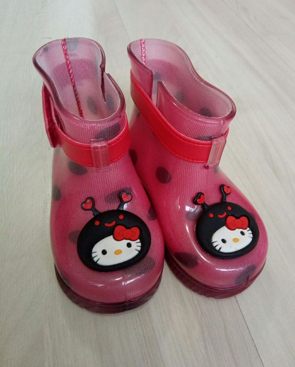 botinha hello kitty