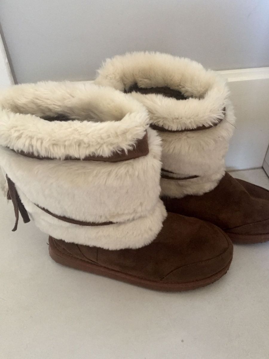 bota feminina peluciada