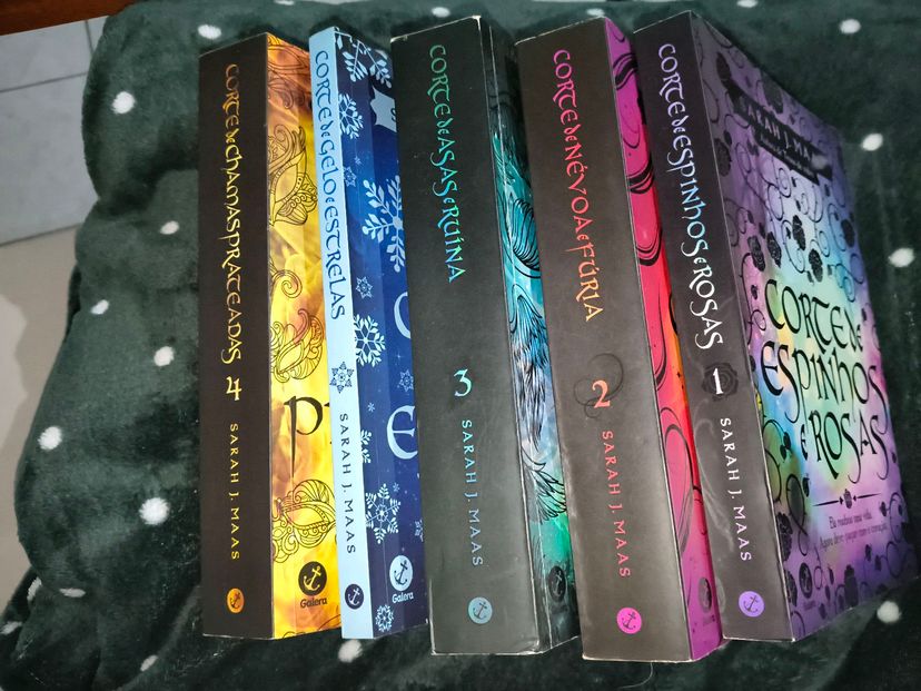 Box Acotar Sarah J Maas 5 Livros | Livro Galera Usado 141198404 | enjoei