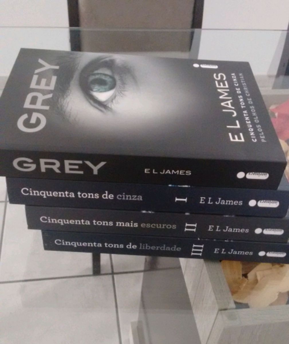 Box Cinqüenta Tons de Cinza Livro Editora Intrínseca Usado 16680101 enjoei