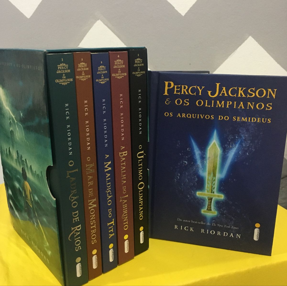 Box Completo Percy Jackson + Livro Os Arquivos do Semideus | Livro ...