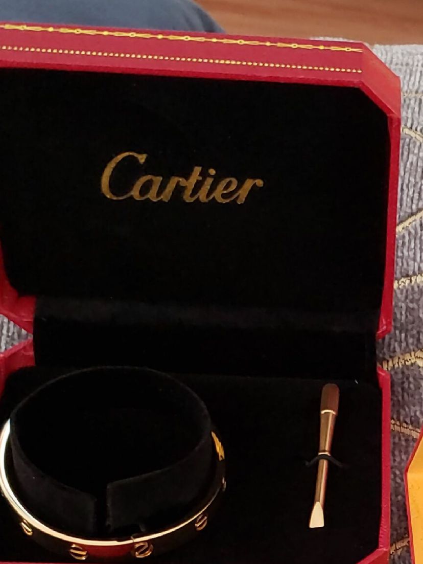 Bracelete love Cartier, disponível - pulseiras cartier