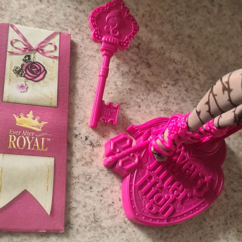 Boneca Ever After High Royal Briar Beauty Mattel em Promoção é no