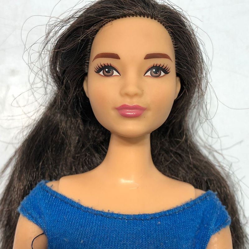 Boneca Barbie fashionista articulada - Escorrega o Preço