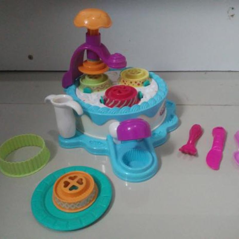 Brinquedo Play Doh Fábrica de Bolos Brinquedo Usado 49334016 enjoei