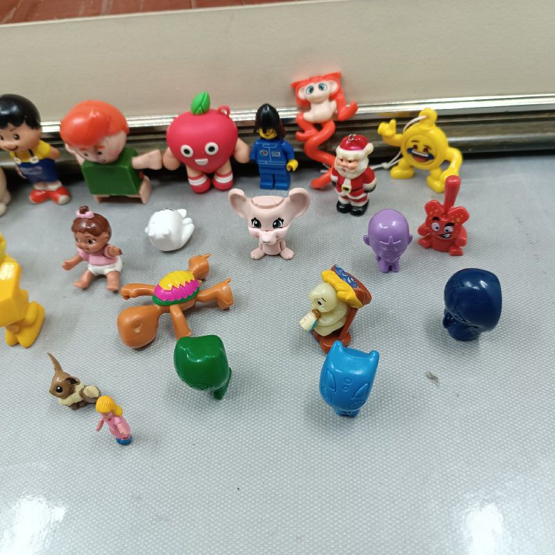 Brinquedos Mini Bonecos Diversos - Lego, Papai Noel, Pokémon (ler  Descrição) | Brinquedo Usado 89932930 | enjoei
