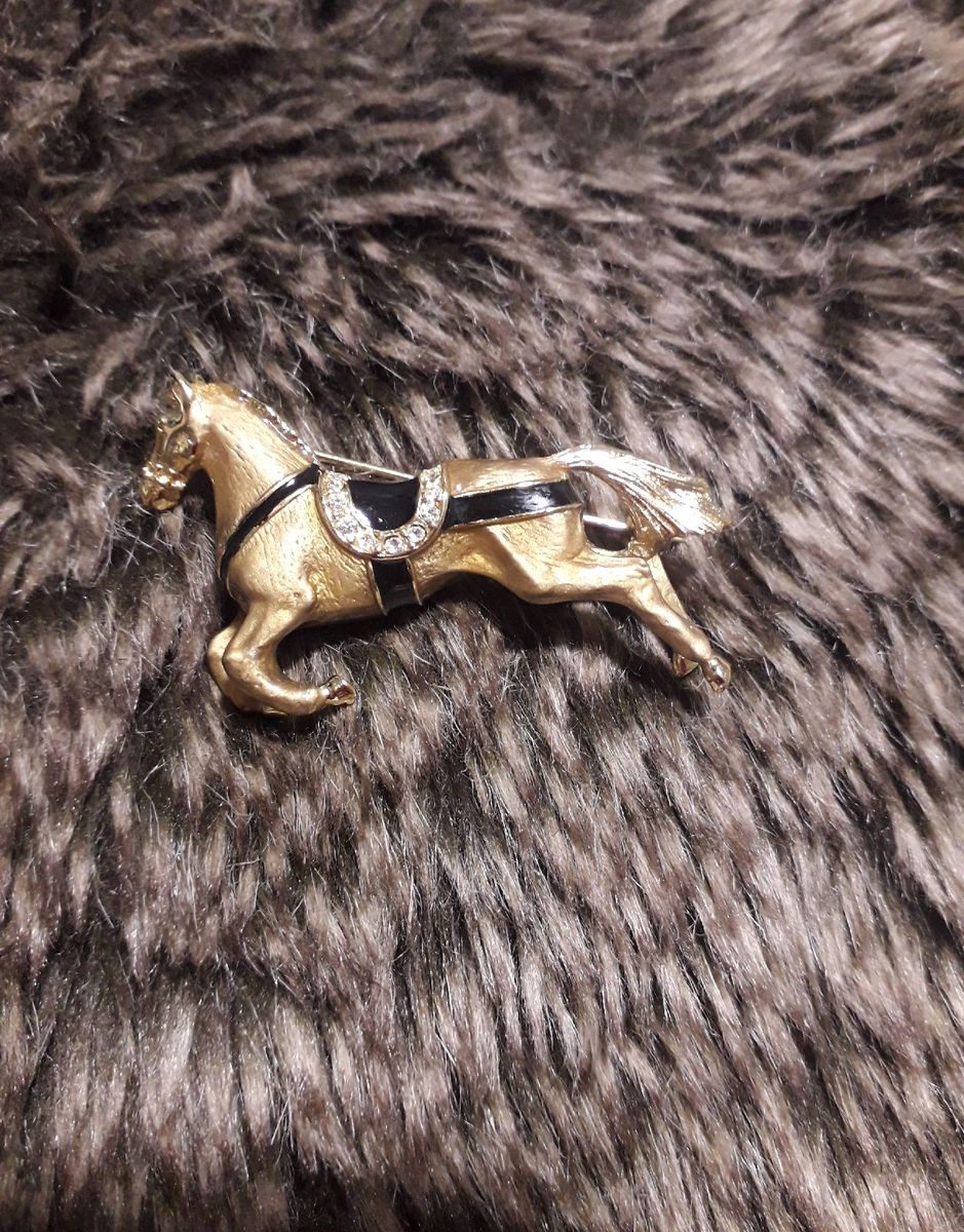 Broche Vintage N°7 – Noir Et Blanc – Résine – Création Unique – Style Rétro
