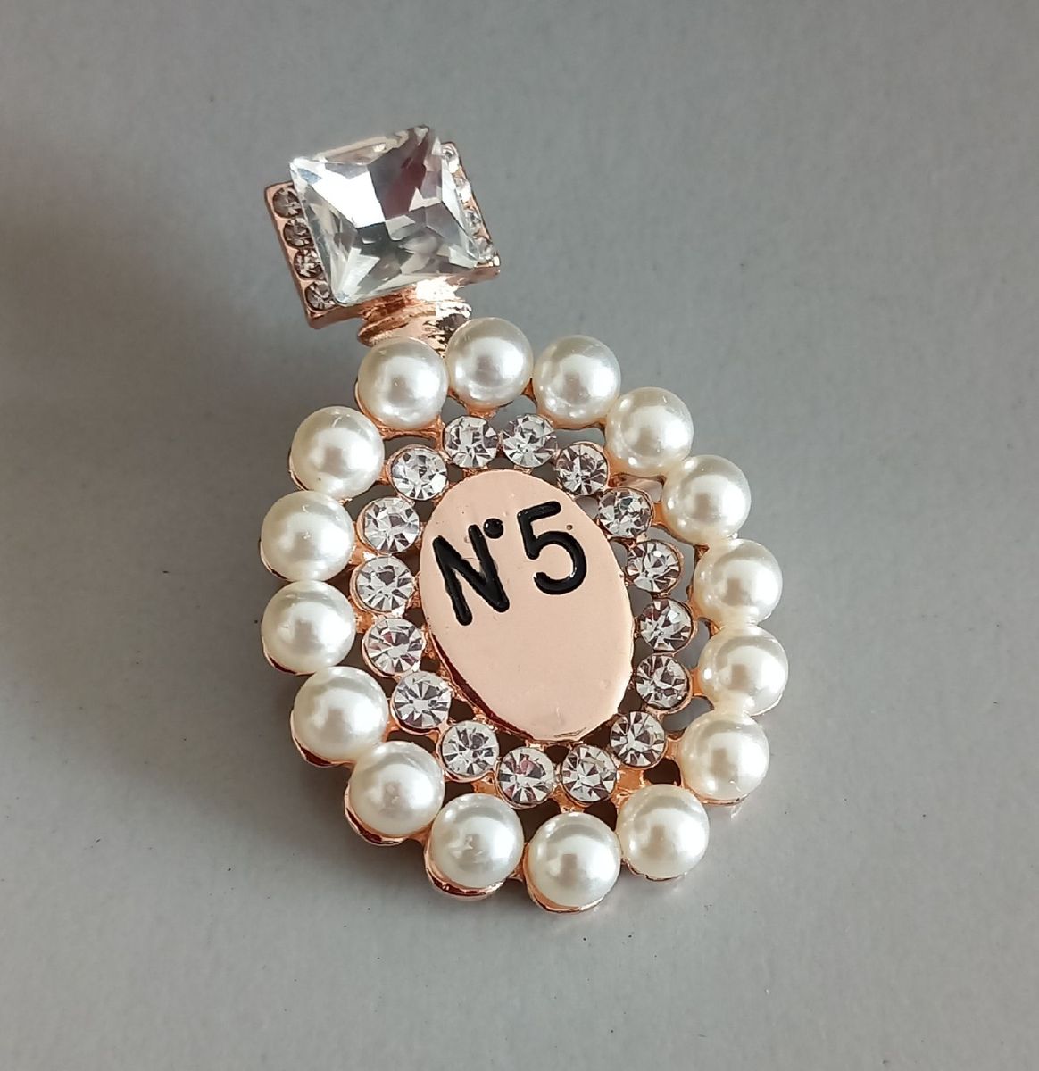 Broche Design Perfume (novo) Bijuteria Feminina Nunca Usado 74953639