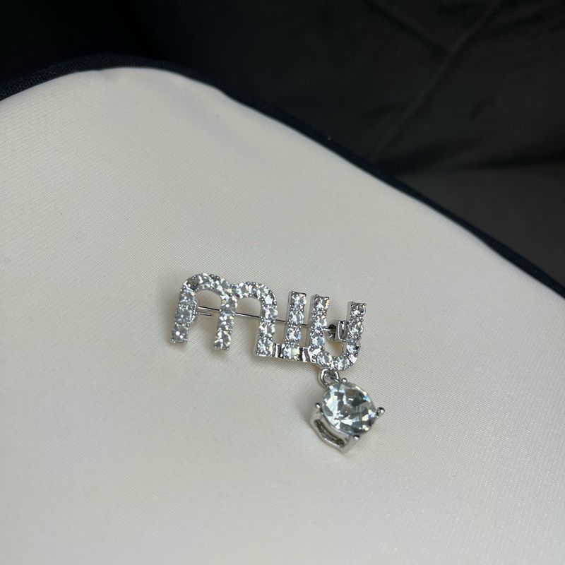 Broche Miumiu | Miu Miu Usado 122995848 | enjoei