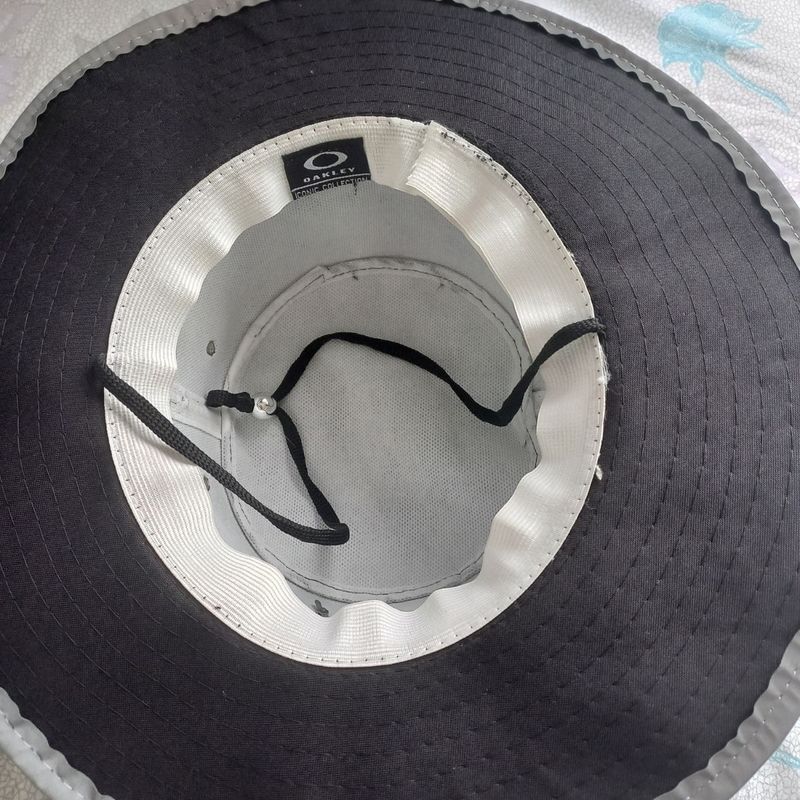 Bucket Oakley com Etiqueta Intacta. | Oakley Nunca Usado 110717462