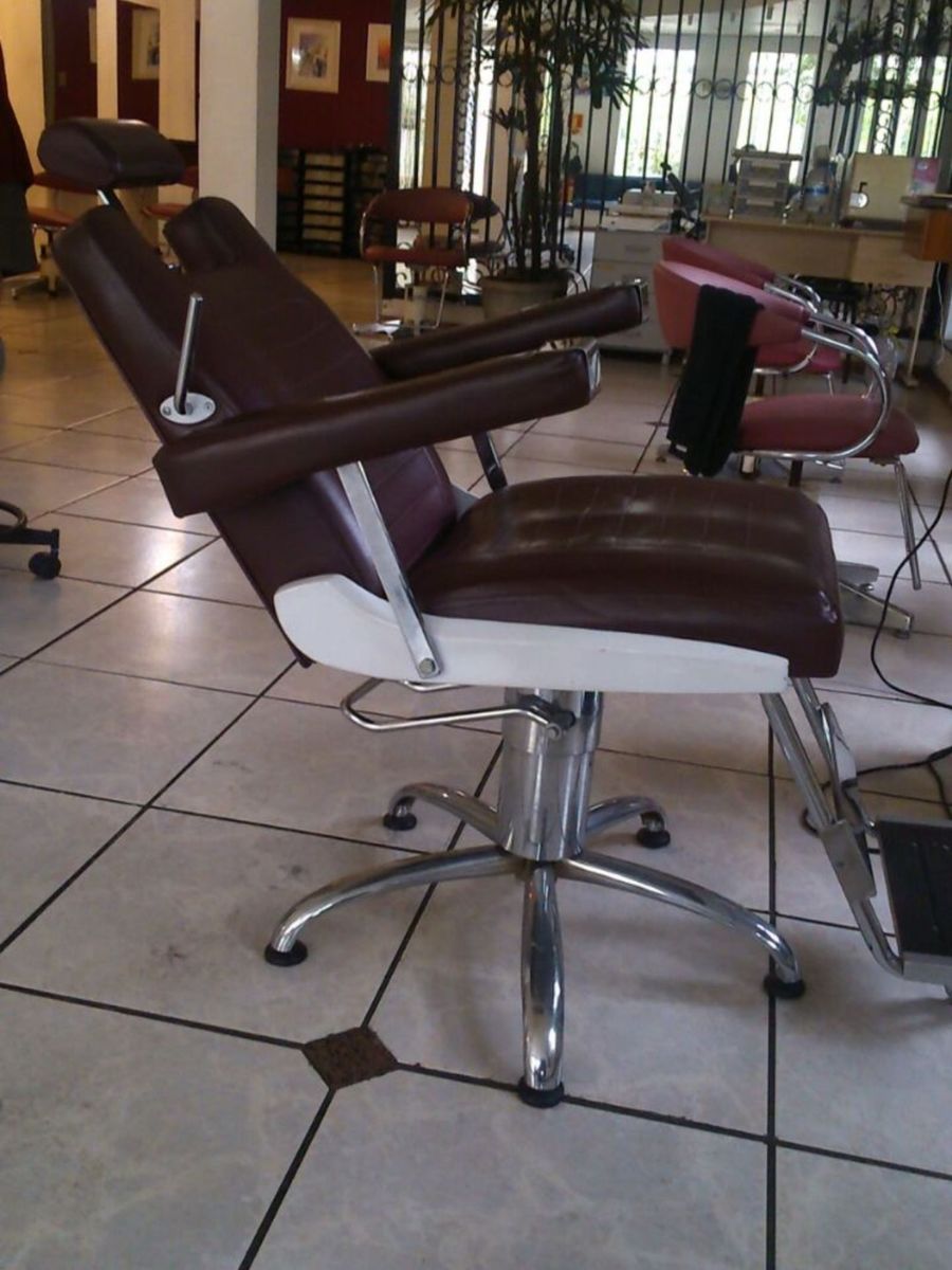 Cadeira de barbeiro usada - Equipamentos e mobiliário - Expedito