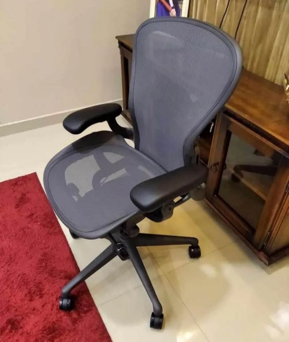 Cadeira Herman Miller New Aeron Grafite Tam B Completa Praticamente ...