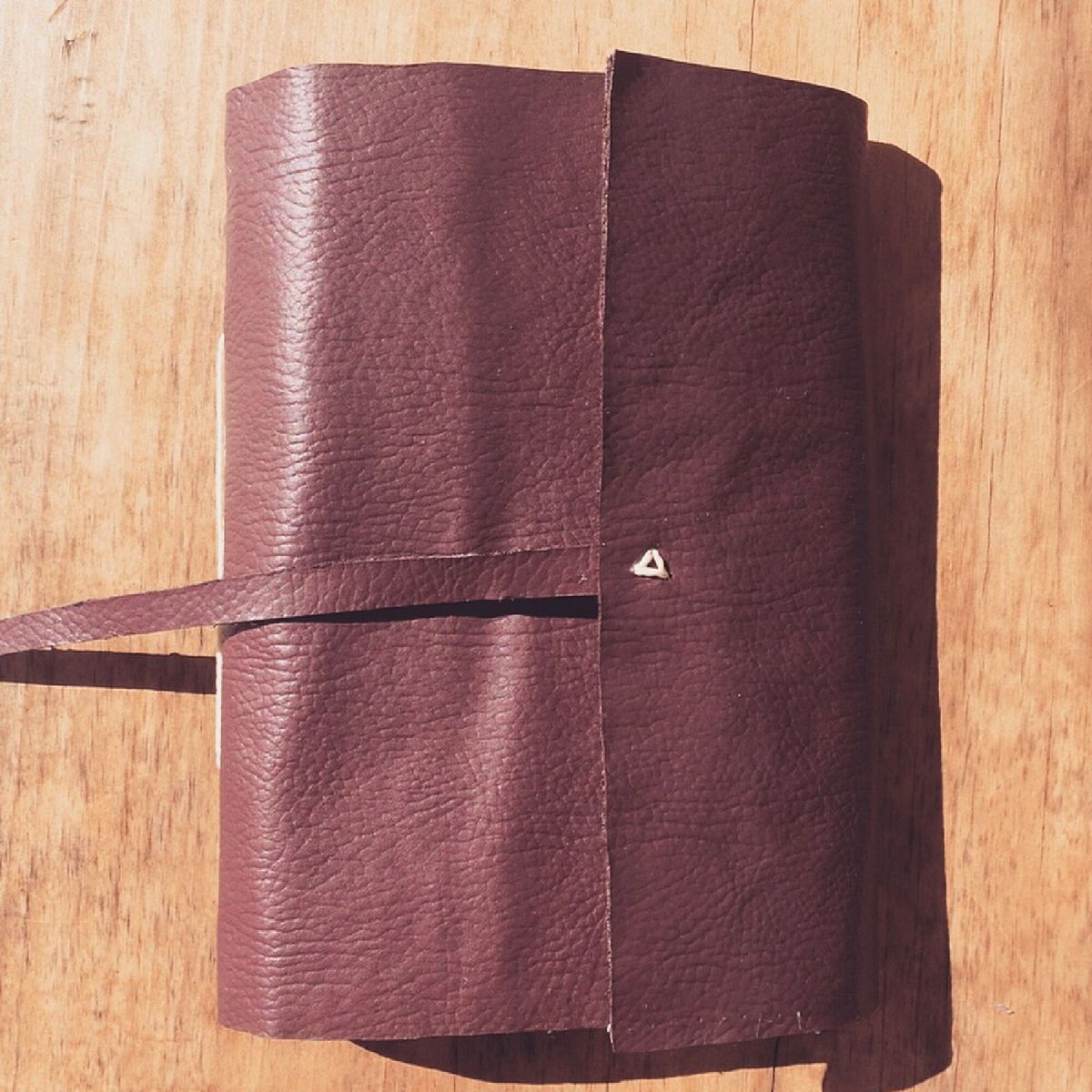 caderno artesanal em couro sintético - papelaria merak