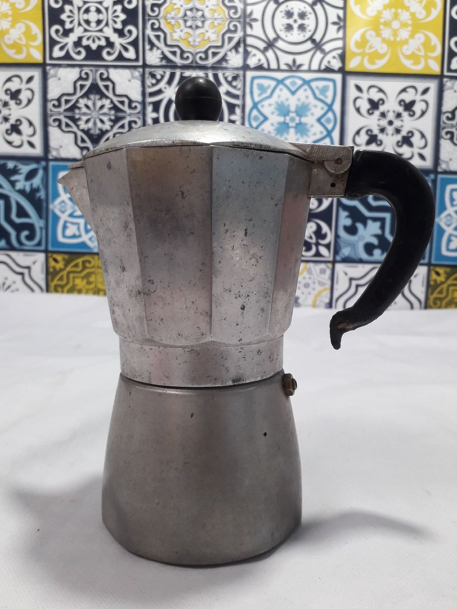 Cafeteira Antiga Vintage de Ferro | Móvel de Cozinha Usado 63788757 ...