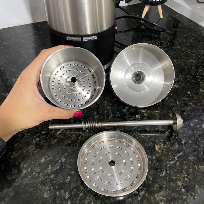 https://photos.enjoei.com.br/cafeteira-italiana-gran-cadence-inox-1-5l-88718779/800x800/czM6Ly9waG90b3MuZW5qb2VpLmNvbS5ici9wcm9kdWN0cy82NTMyOTIvMWUwMDAyNTY5MTE4N2E4Y2E5YzFmMjQ1NWRmODUwMmQuanBn