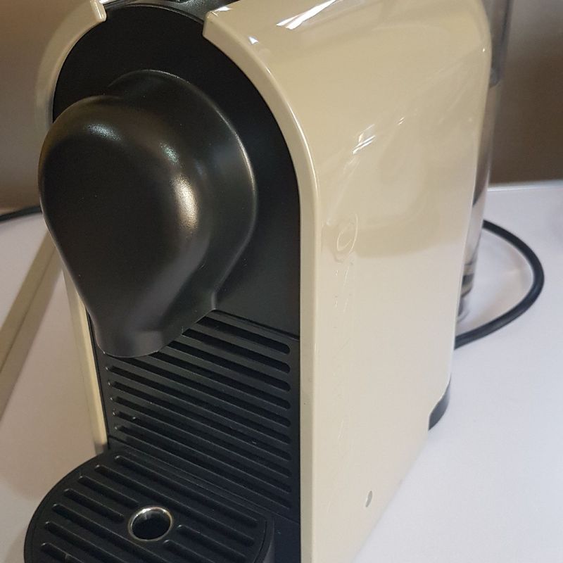 Cafeteira Nespresso C50 U 110v Bege | Item Info & Eletro Cafeteira Nespresso C50 U 110v Bege | Item Info & Eletro