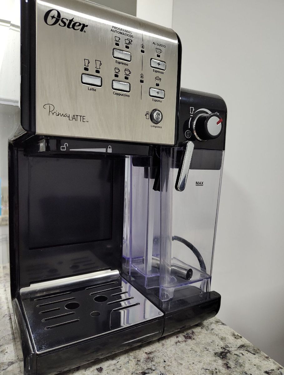 Máquina de Café Oster Prima Latte em segunda mão durante 50 EUR em