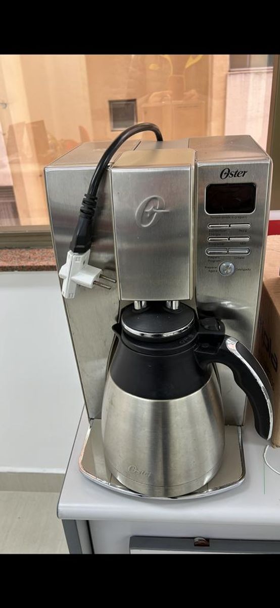 Cafeteira Elétrica 17 Xícaras Oster OCAF400 em Promoção é no Buscapé