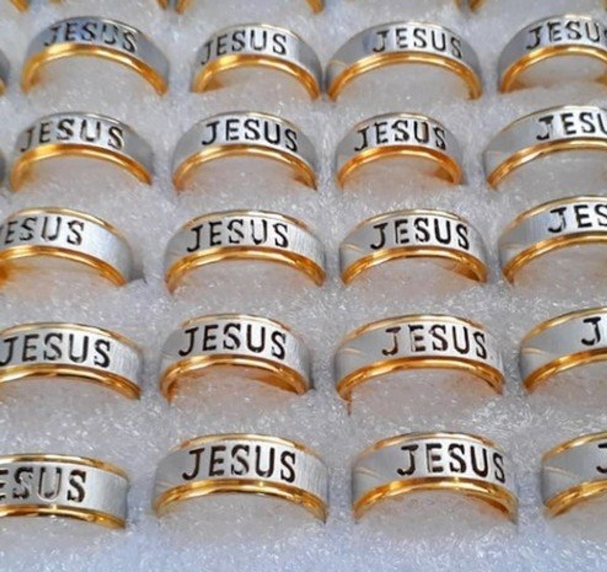 Caixa com 36 Alianças Jesus em Aço Inoxidável | Jóia Feminina Ref: R004 ...