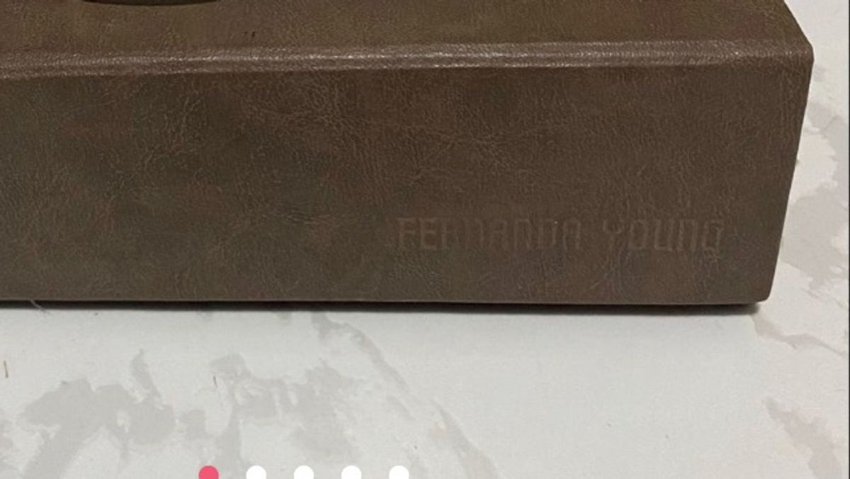 Caixa de Óculos Fernanda Young Produto Masculino Chilli Beans Nunca