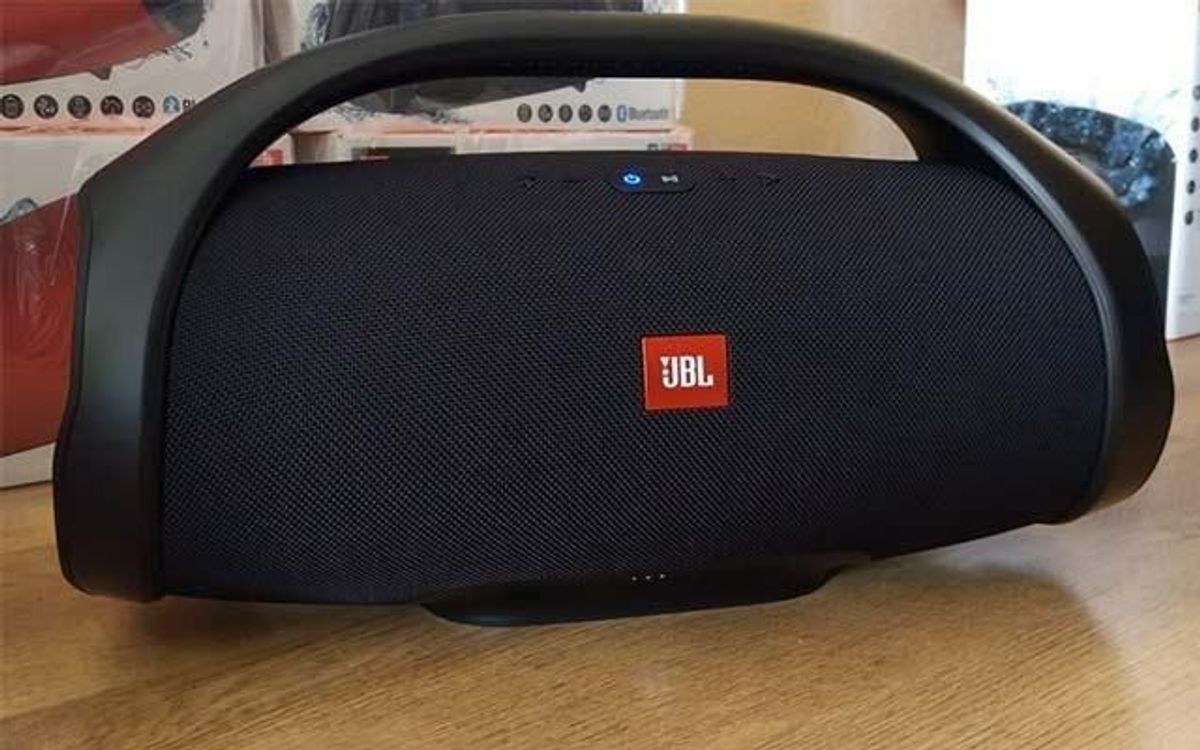 jbl boombox pendrive