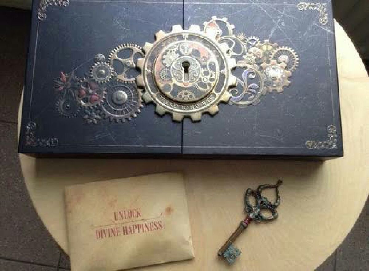 Caixa e Chave do Ingresso da Tomorrowland Item de Decoração