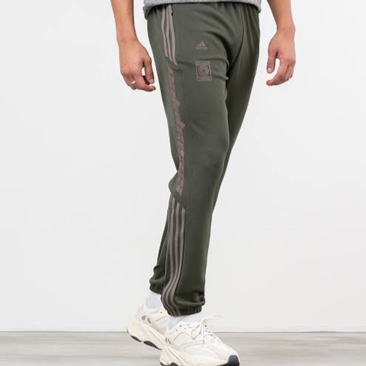 calça adidas calabasas