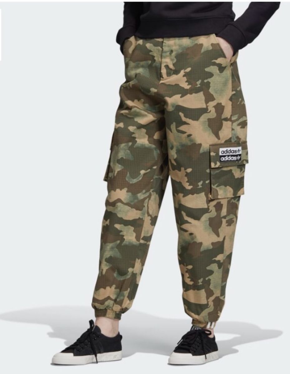 calça camuflada adidas feminina