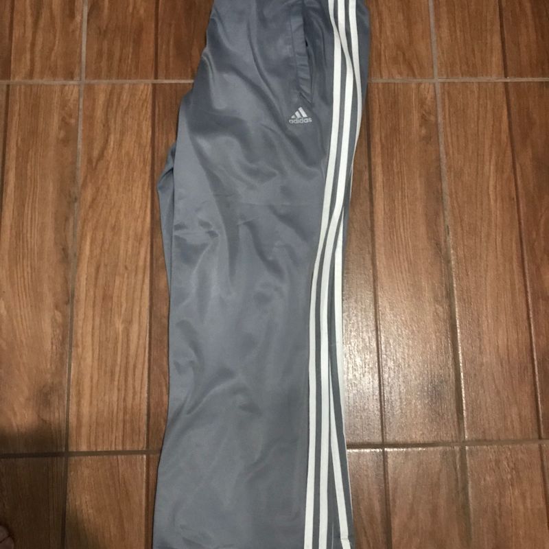 Calça de sale agasalho adidas