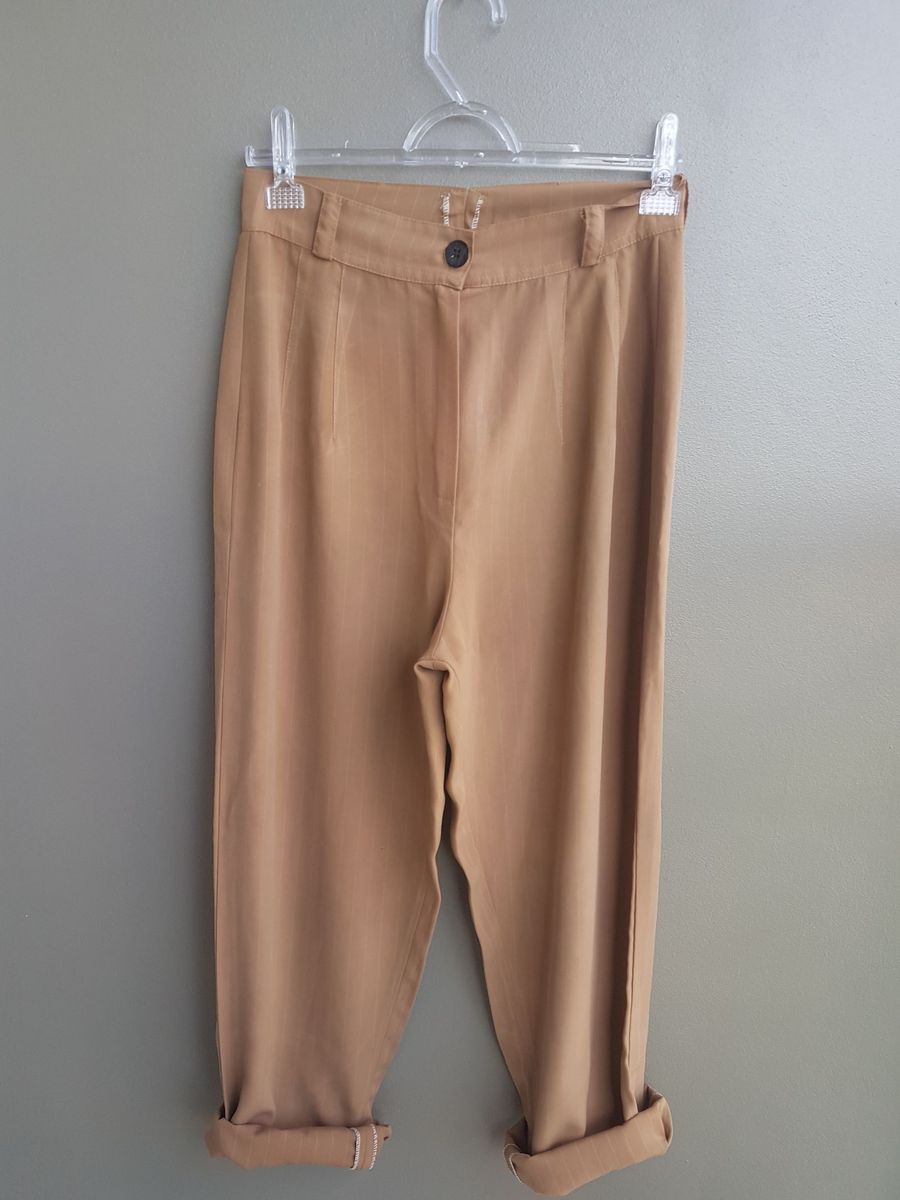calça alfaiataria caramelo