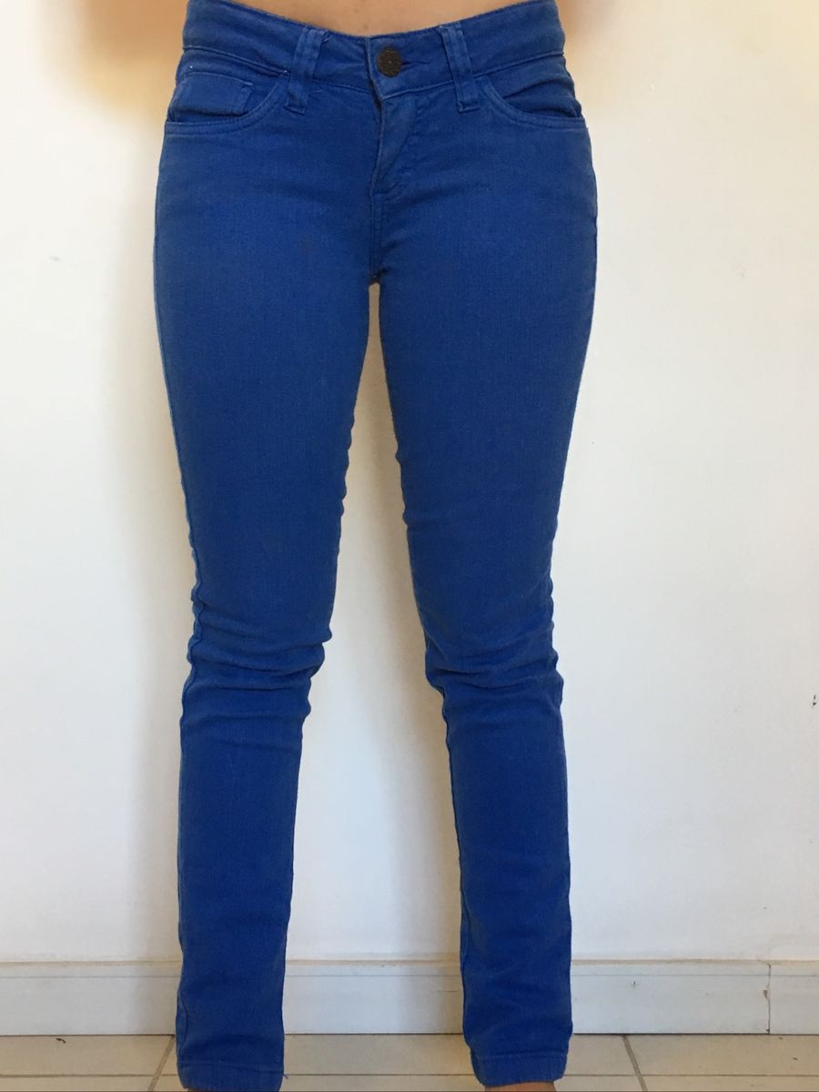 calça azul caneta