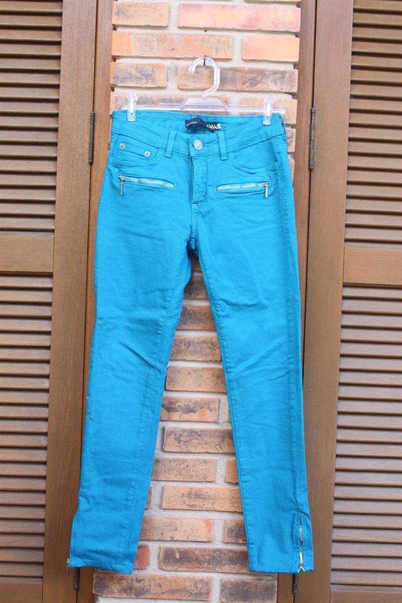 calça jeans feminina azul turquesa