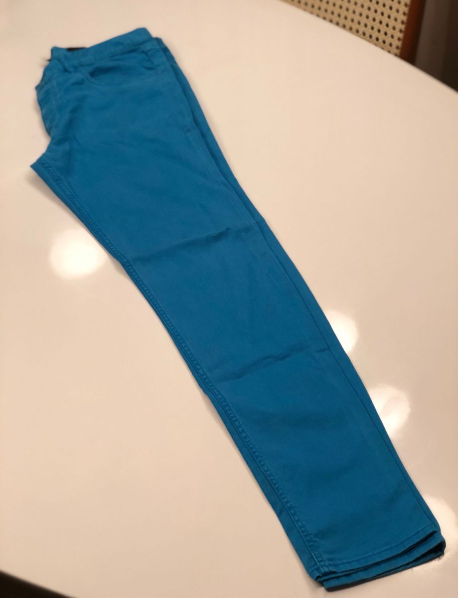 calça azul turquesa masculina