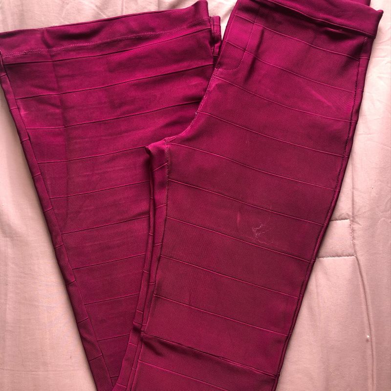 Calça sales bandagem marsala