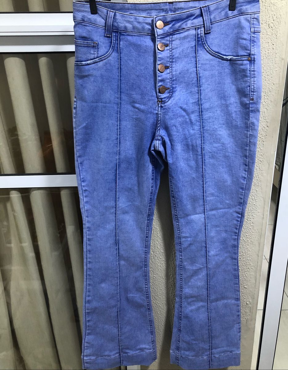 calça boca de sino plus size