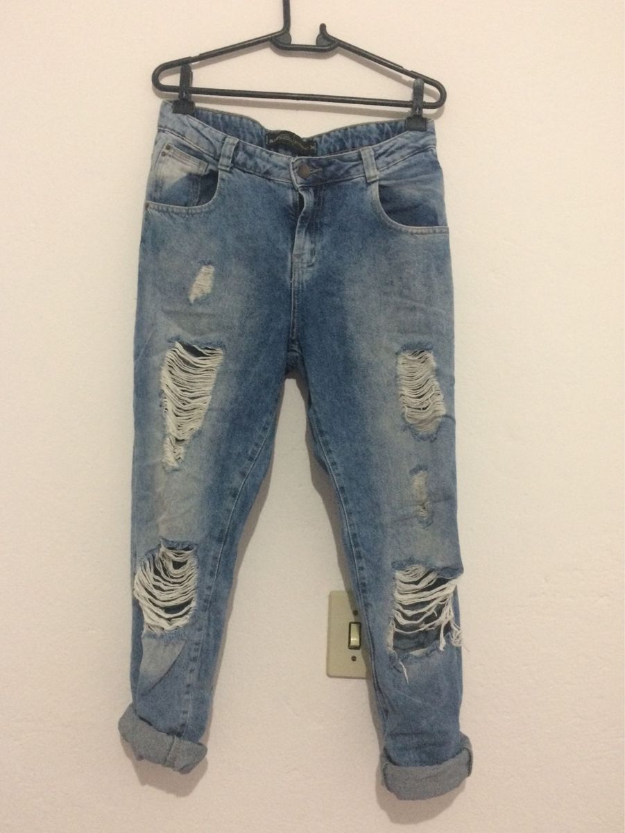 calça boyfriend destroyed