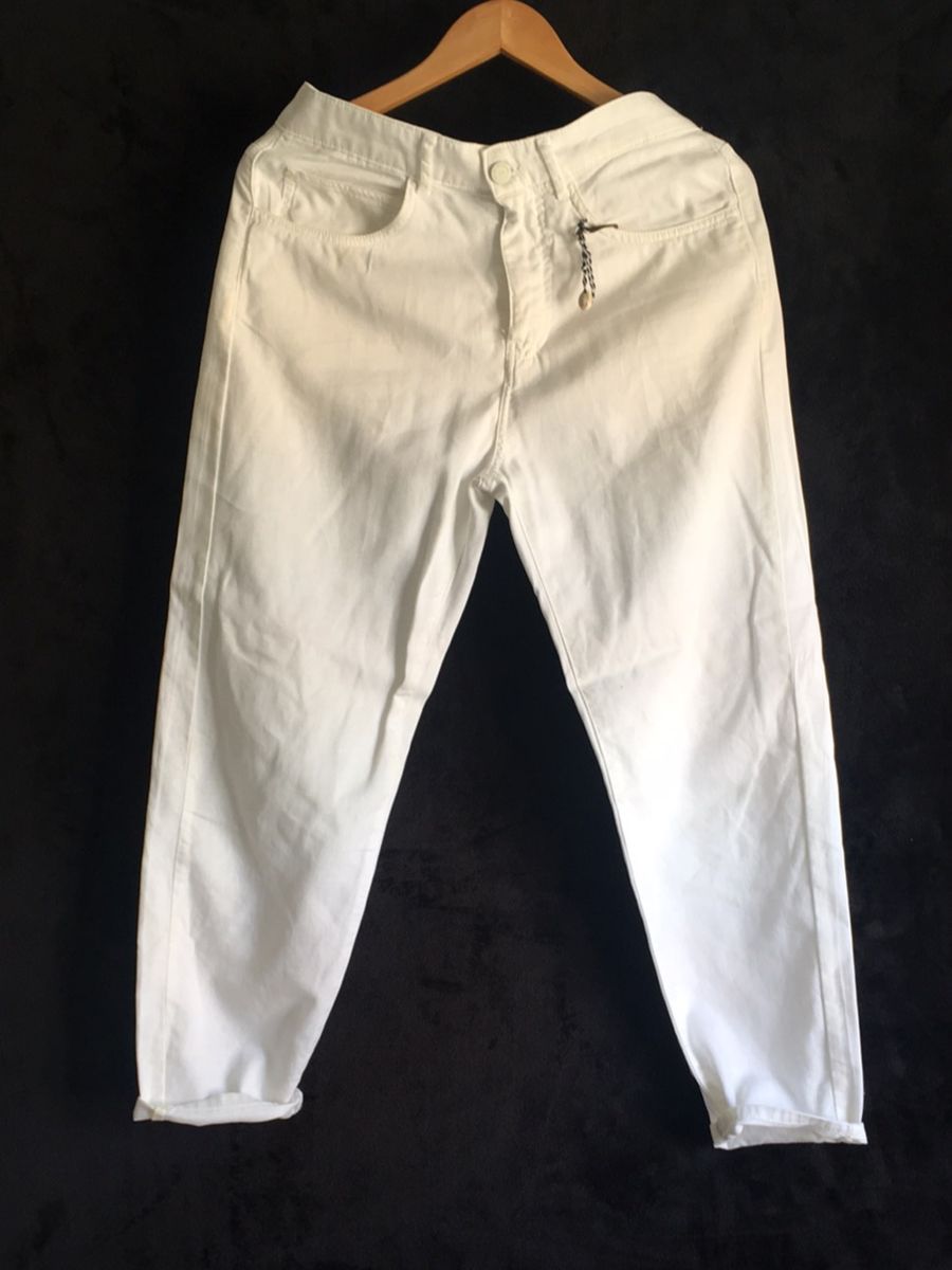 calça branca curta