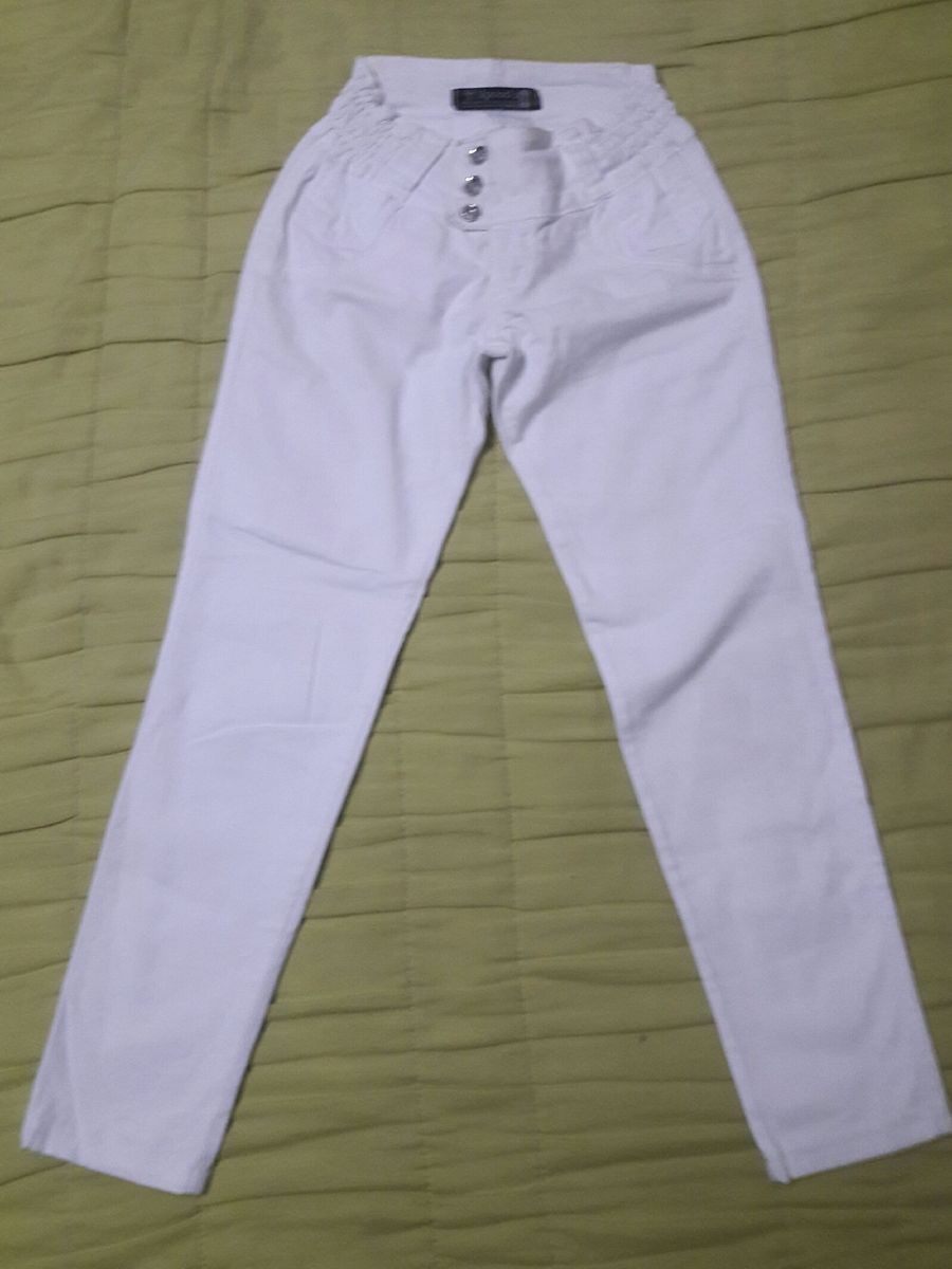 calça branca feminina