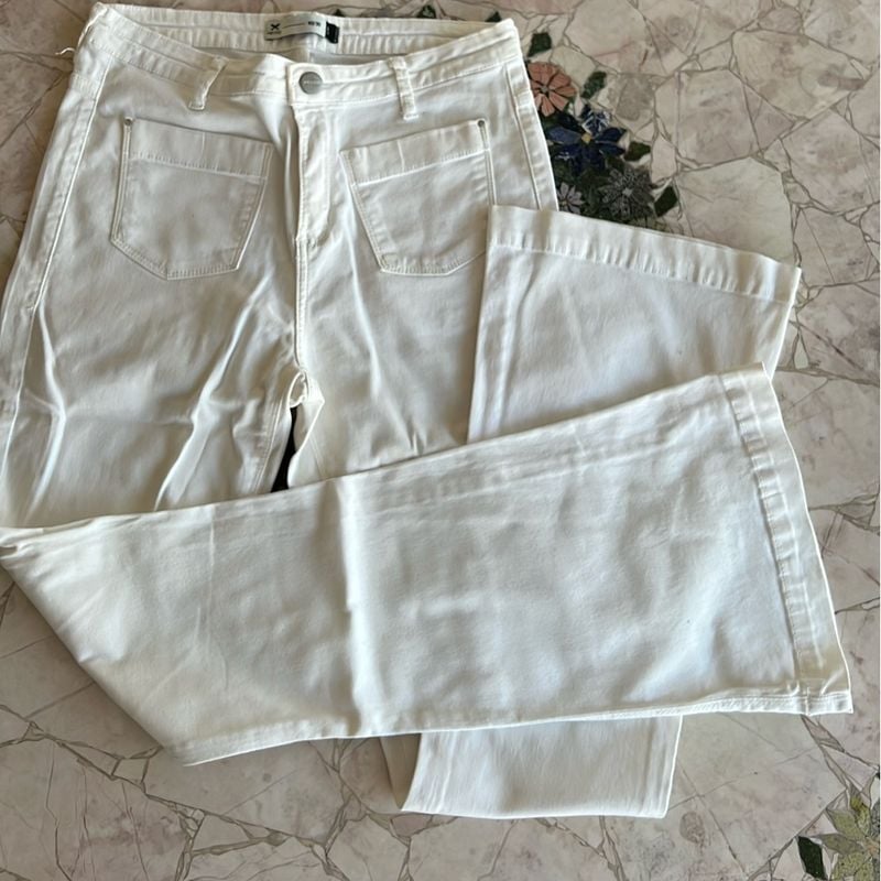 Calça branca flare hering shops