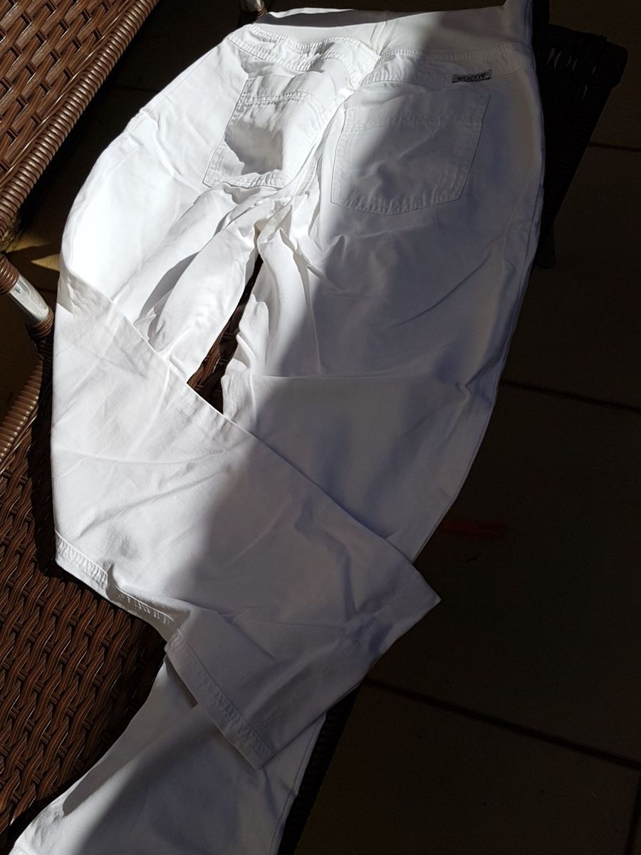 calça branca feminina gestante