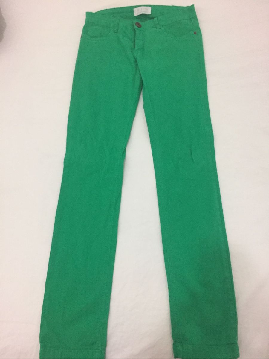 calça brim verde
