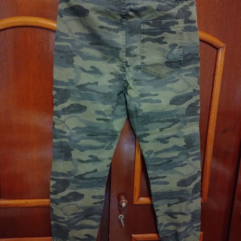 Calças camufladas best sale masculinas renner