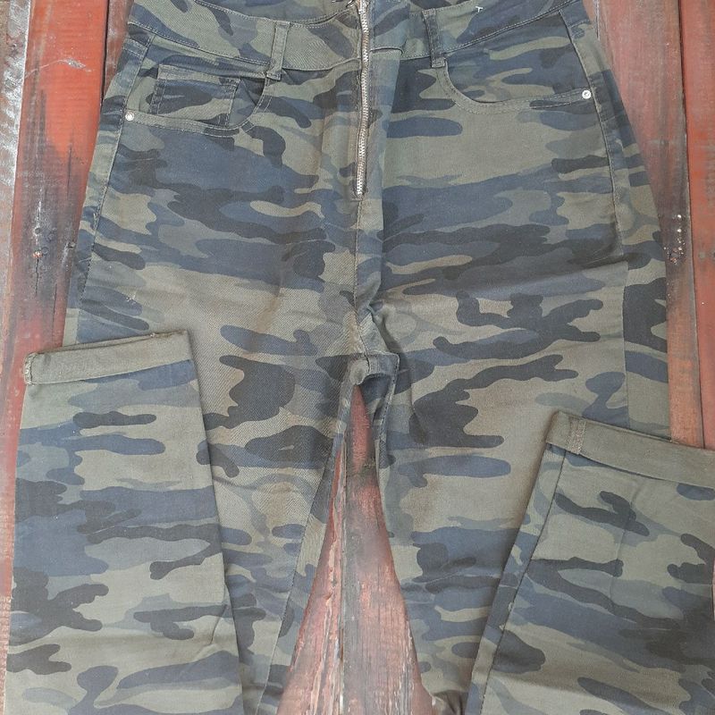 Calça store camuflada marisa