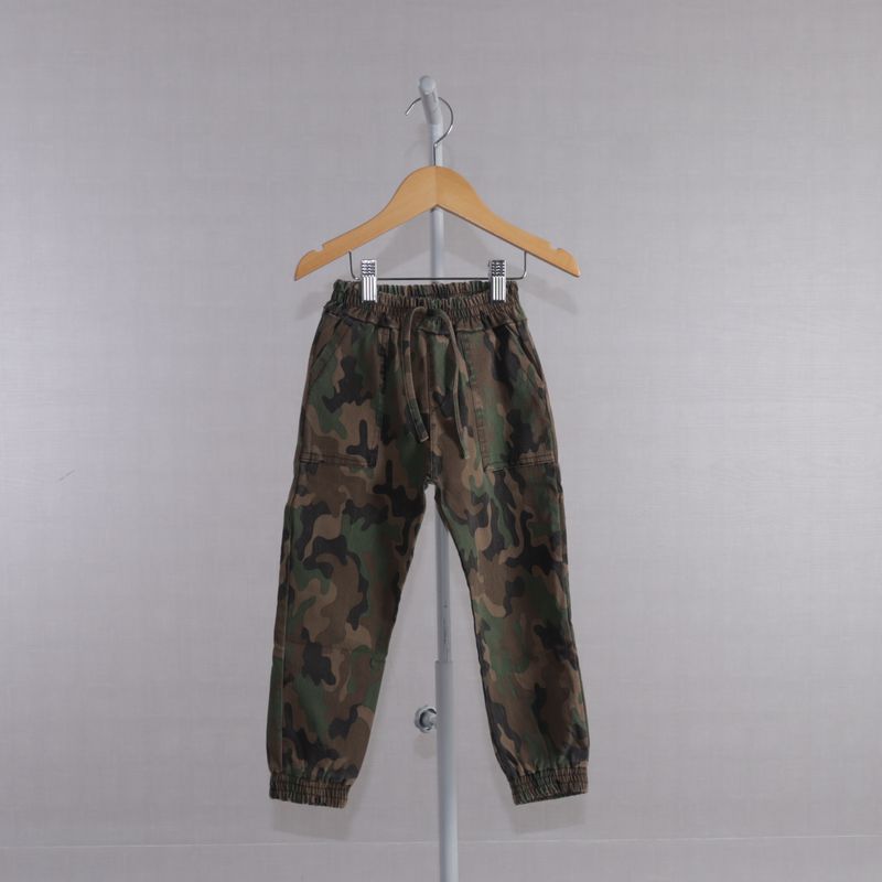 Calça sale camuflada menina