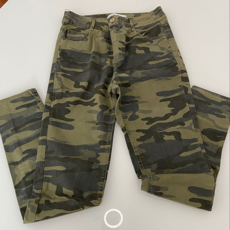 Calça best sale camuflada renner