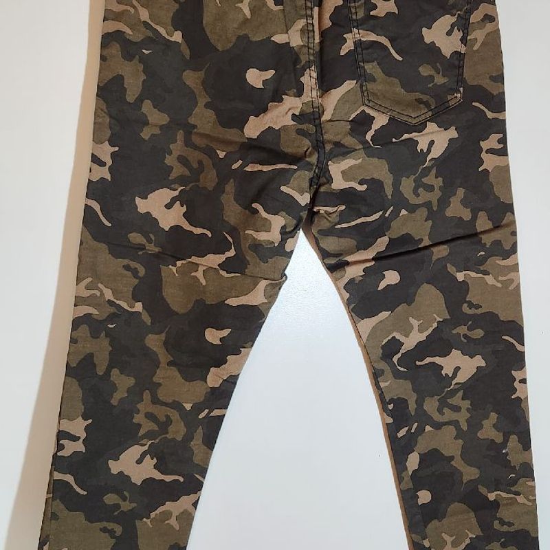 Calça camuflada best sale com elastico feminina