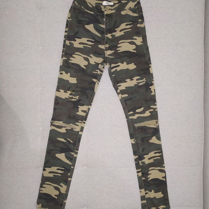 Calça camuflada feminina sales forever 21