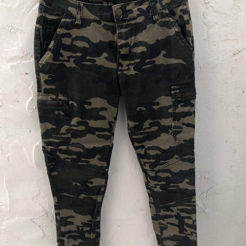 Calça camuflada feminina sales forever 21