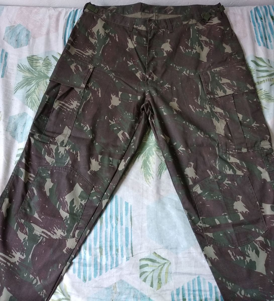 calça camuflada double g