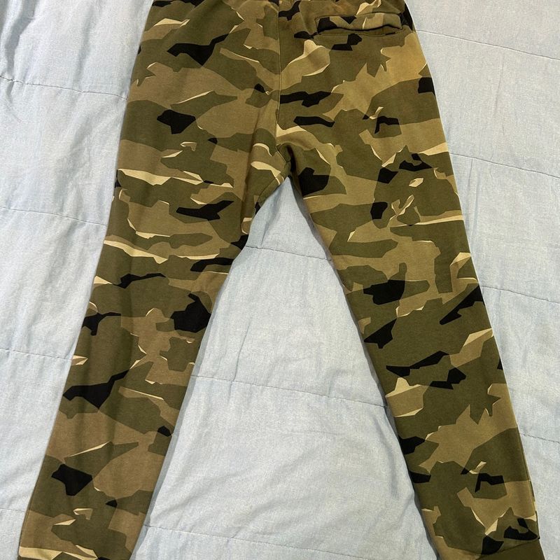 Calça camuflada best sale masculina nike